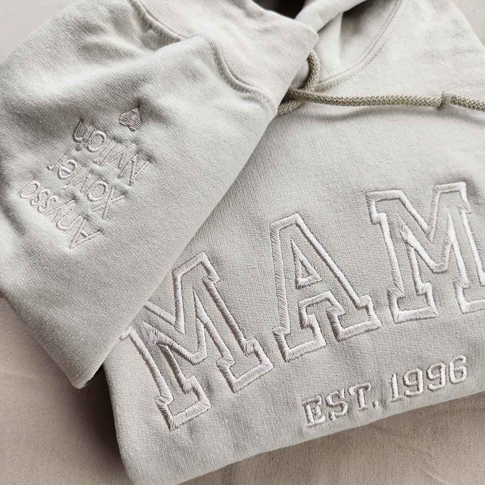 Custom MAMA SweatShirt - Sleeve&Soul.store